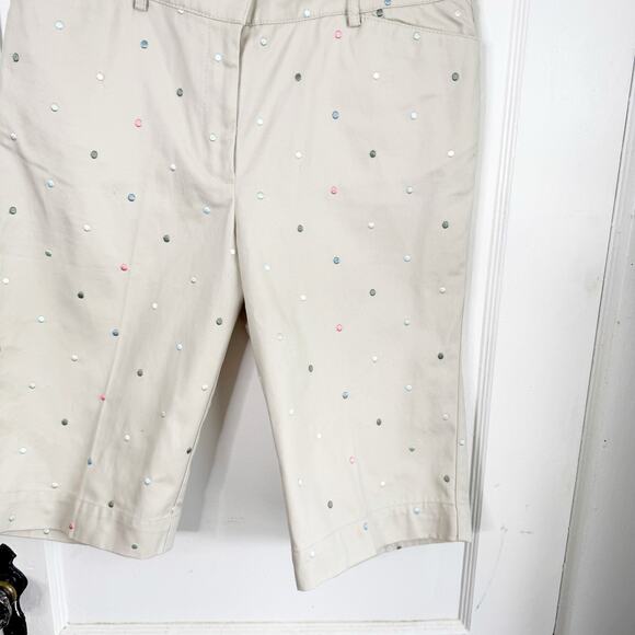 Talbots Outlet Khaki Bermuda Shorts Embroidered Polka Dots Flat Front NWT Size 6 - Picture 3 of 11